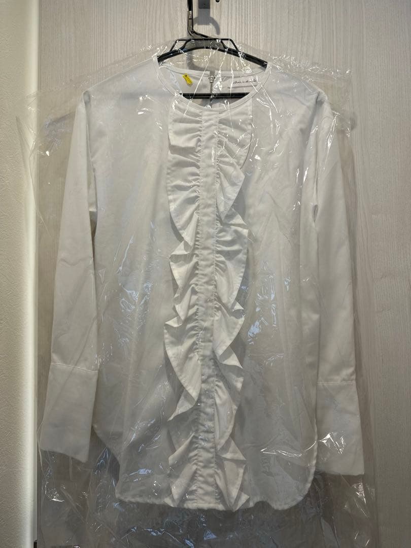 メゾンドドルチェ　ホワイト フリル付き 長袖シャツ 中古・古着通販】maison de Dolce. (メゾンドドルチェ) フリルブラウス