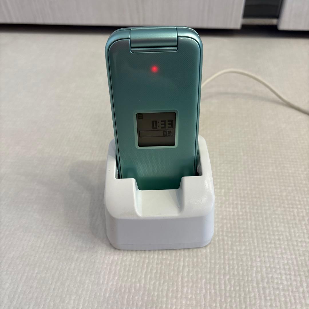 docomo F-02J ミントグリーン折りたたみ携帯電話 美品 - メルカリ