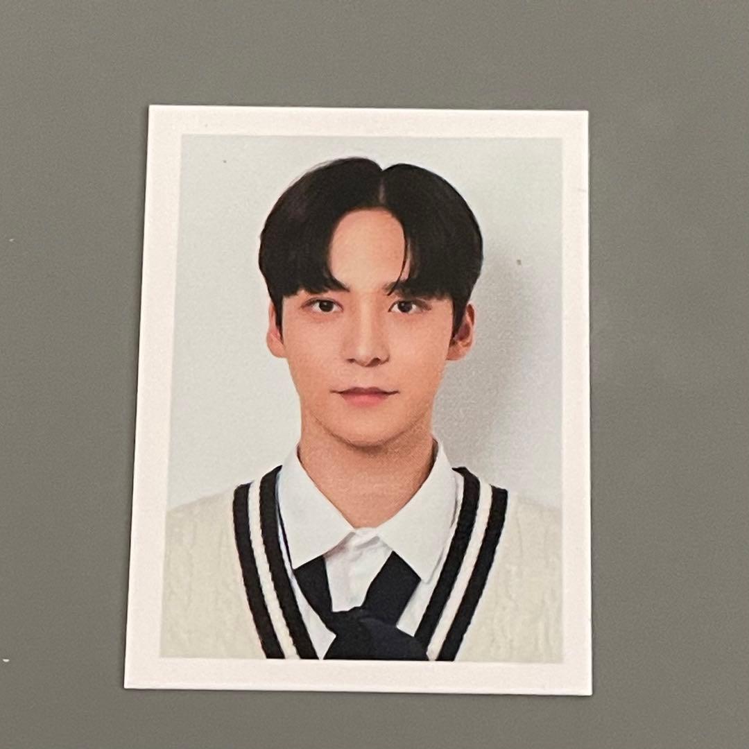 ateez ユノ 証明写真 - メルカリ