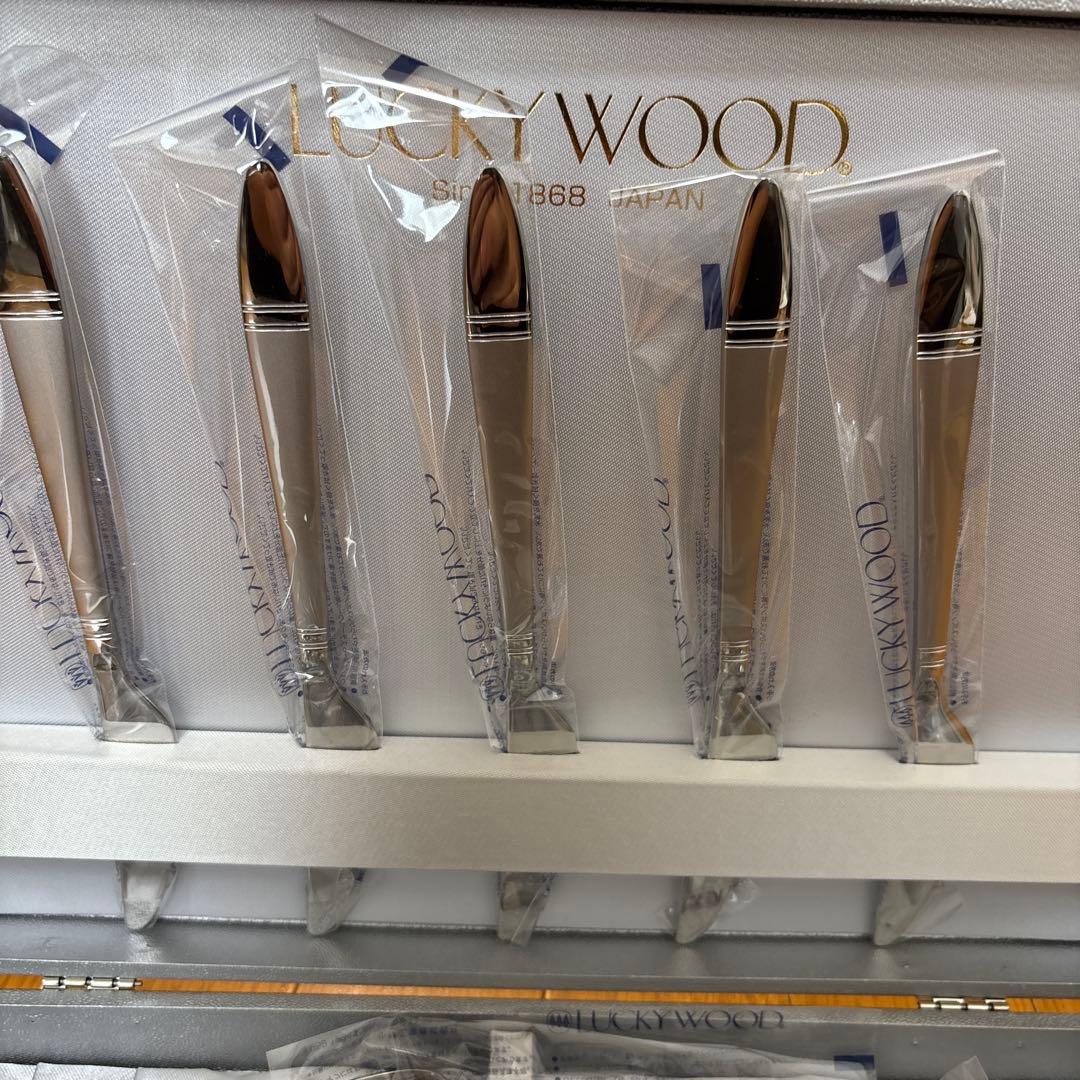 新品未使用品 LUCKY WOOD カラトリー 5種類x5本