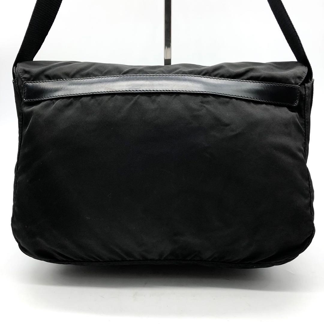 プラダ ショルダーバッグ 三角ロゴ シルバー金具 ベルト ナイロン