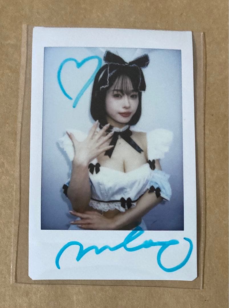 MINAMO チェキ 直筆サイン入り① - メルカリ