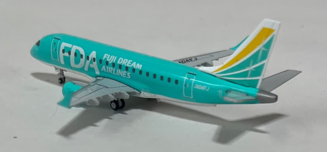 FDA ERJ-170 JA04FJ Greem - メルカリ