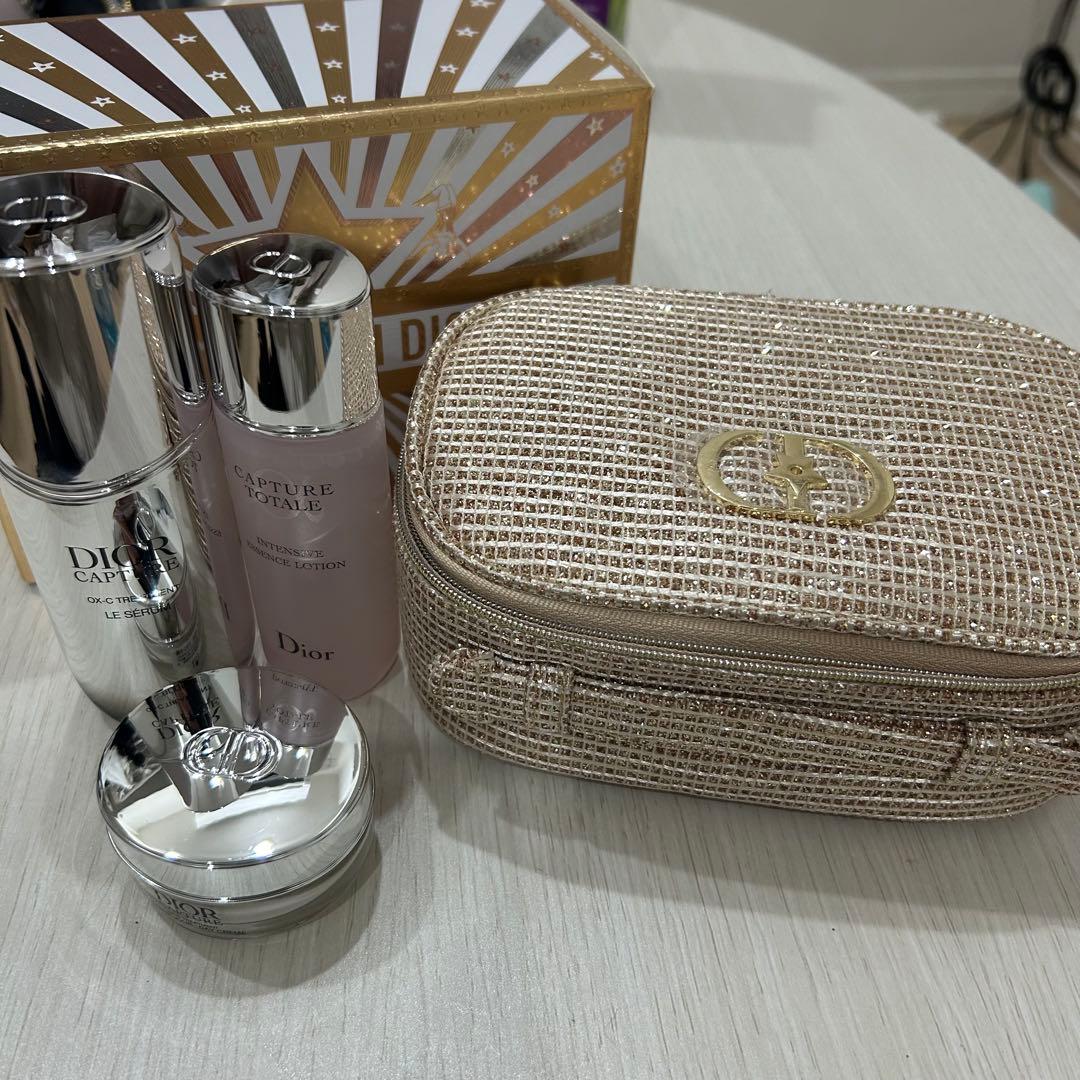 Dior Capture Totale クリスマスコフレ 2025 - メルカリ