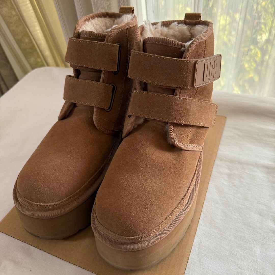 美品 UGG アグ　厚底ブーツ　アグ ニューメル プラットフォーム 8サイズ UGG Australia（アグオーストラリア） ブーツ UGG W NEUMEL PLATFORM