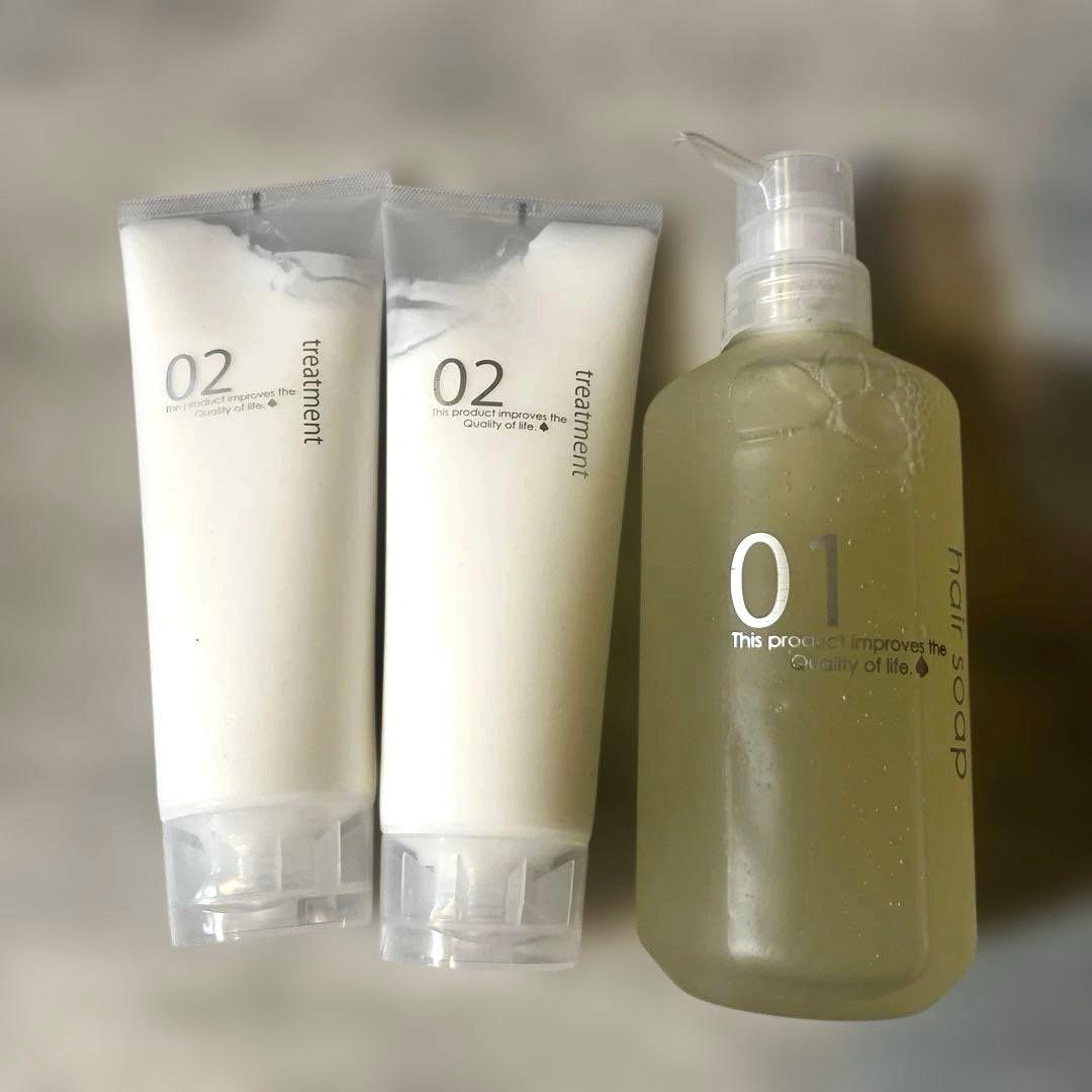 新品 クイーンズバスルーム シャンプー01 トリートメント02 ×2本