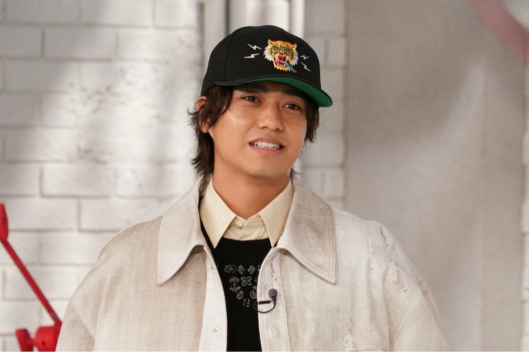 高橋海人 着用 【指タイガーちゃんキャップ】 ぶてぃっく紫歯茎 - メルカリ