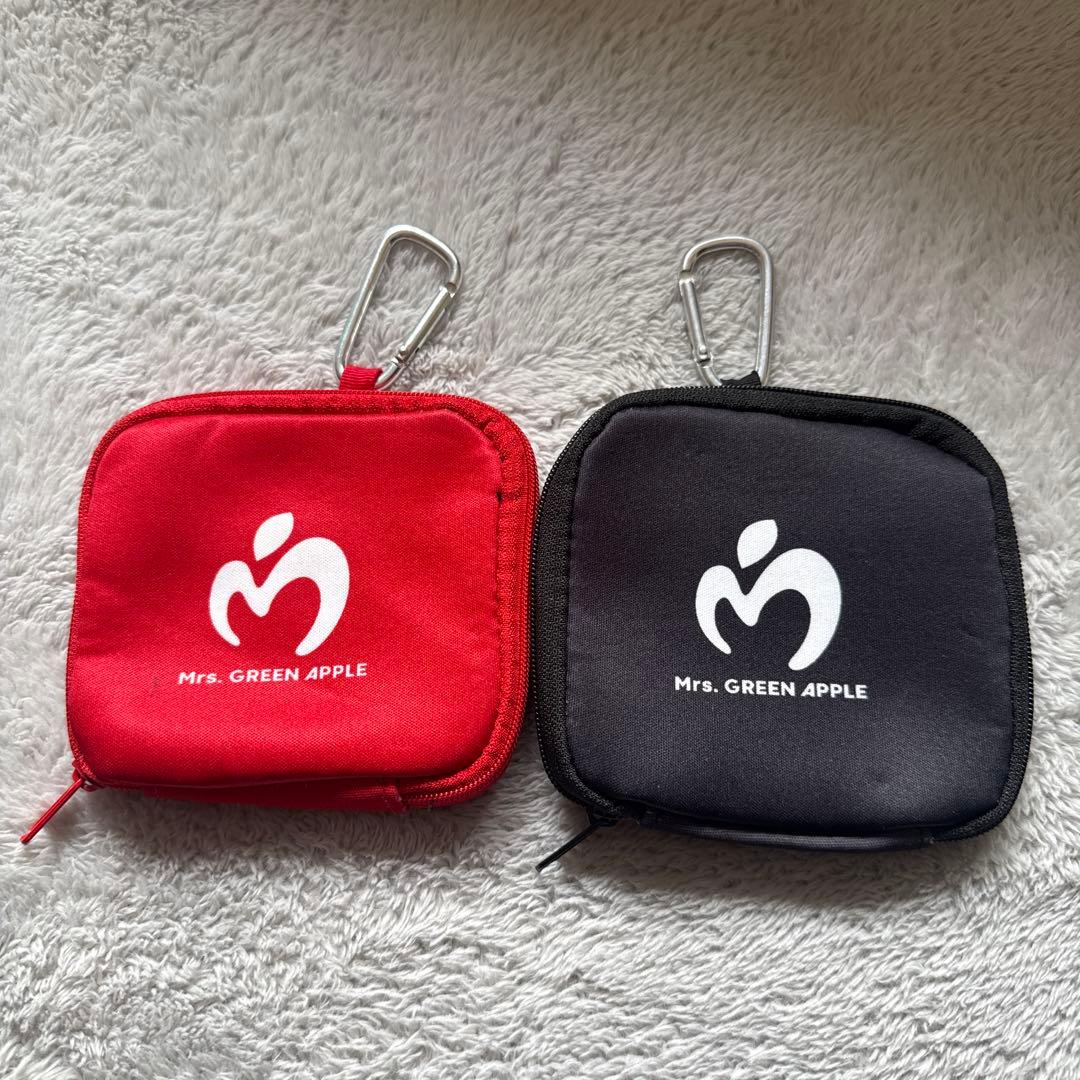 Mrs. GREEN APPLE Coke STUDIO カラビナ付きポーチ - メルカリ
