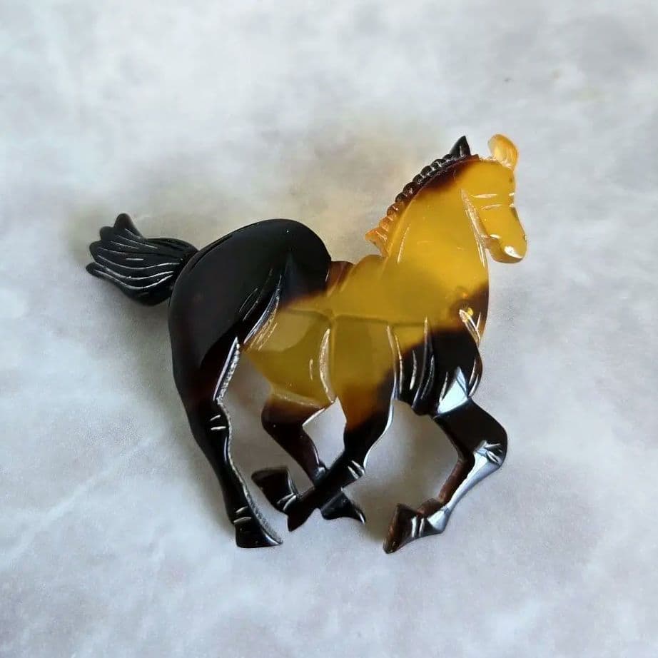 鼈甲 ブローチ 馬 85 パーティ 午年 競馬 馬主 乗馬 和装小物 着物