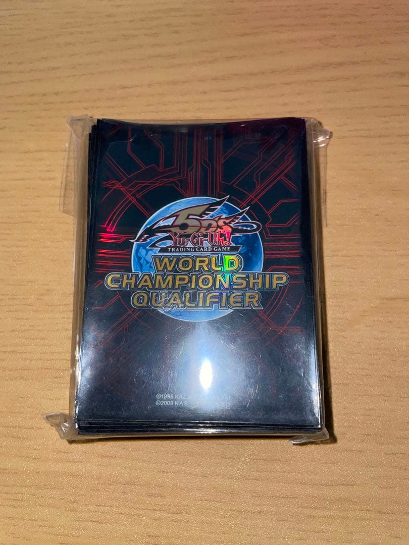 希少　遊戯王WCQ 2011スリーブ 80枚　未開封品 スリーブ『WCQ2011赤』80枚入り【-】{-}《スリーブ》