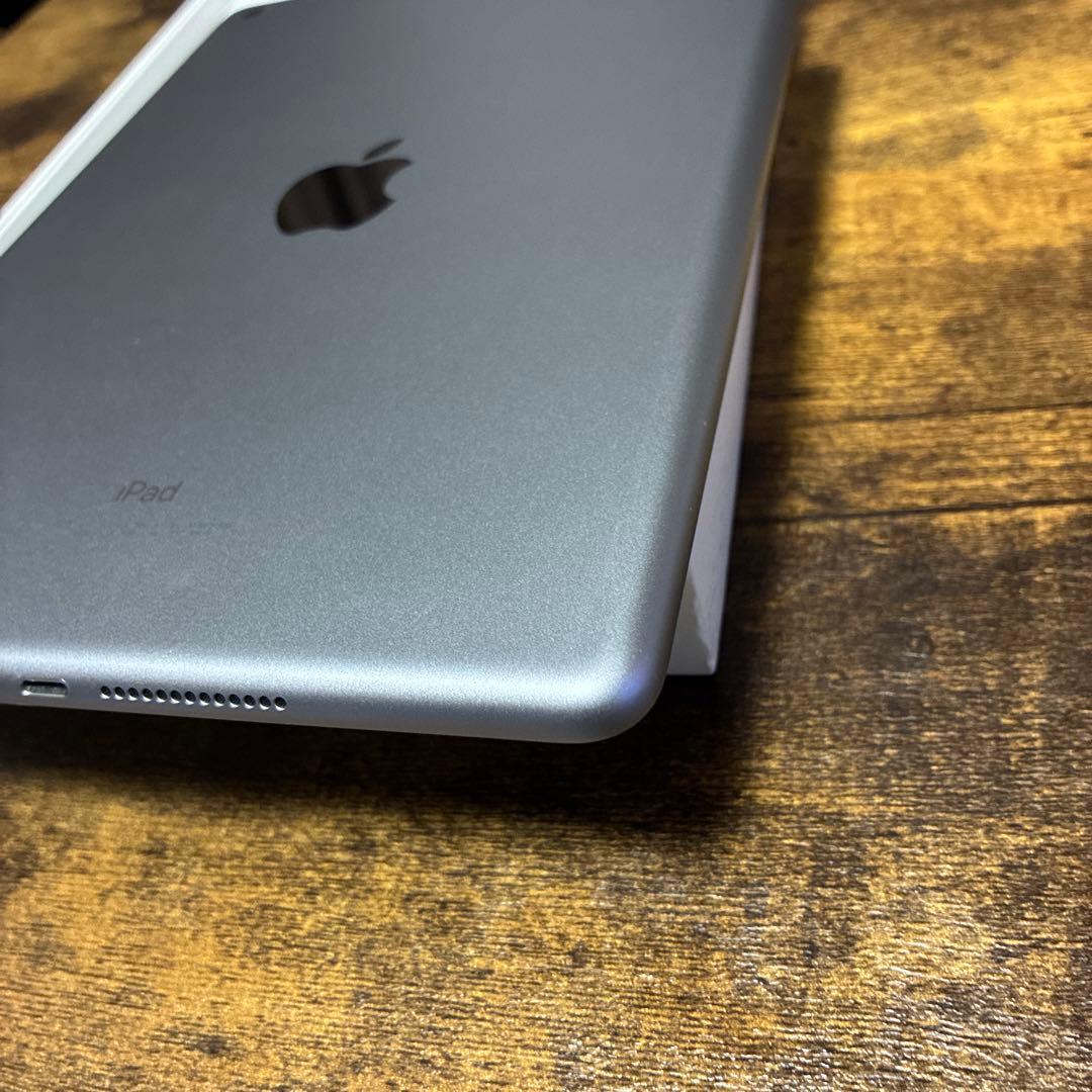 iPad 第5世代 Wi-Fiモデル 32GB スペースグレー 動画視聴に - メルカリ