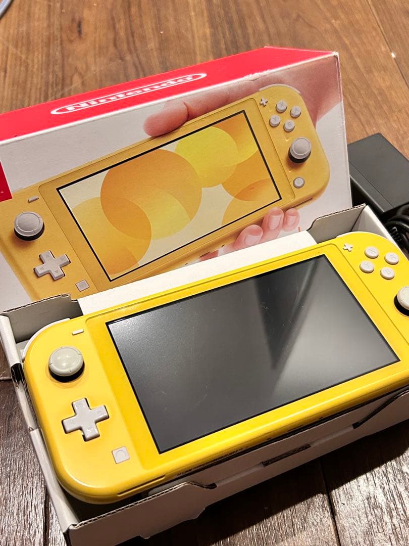 【動作確認済み】Nintendo Switch Lite イエロー 充電器付き Nintendo Switch Lite イエロー 充電器付き