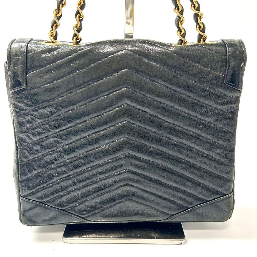 シャネル Vステッチ ラムスキン ターンロック チェーン ショルダー