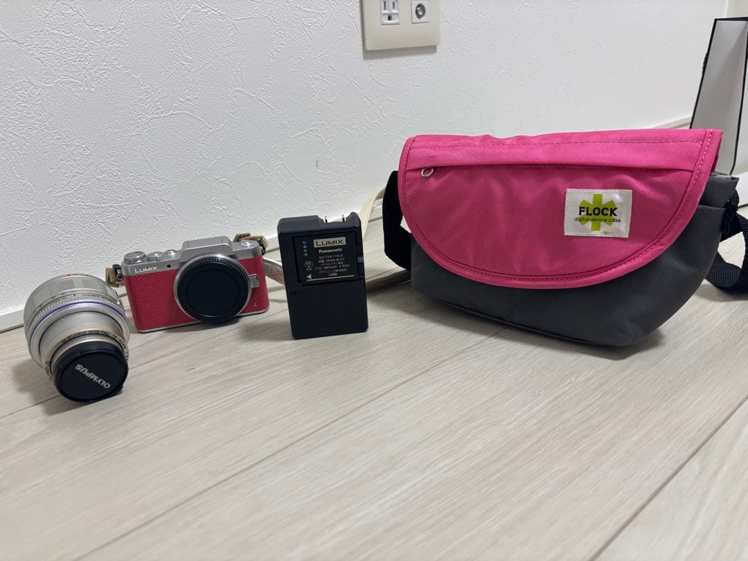 Panasonic DMC-GF7レンズキット 14-42mmピンク カメラ - メルカリ