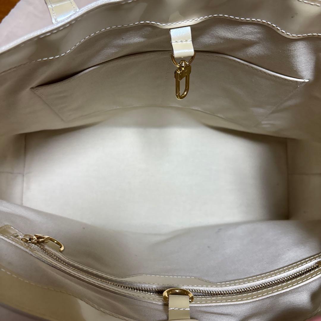 アイボリー ルイヴィトン ヴェルニ ウィルシャーMM トートバッグ