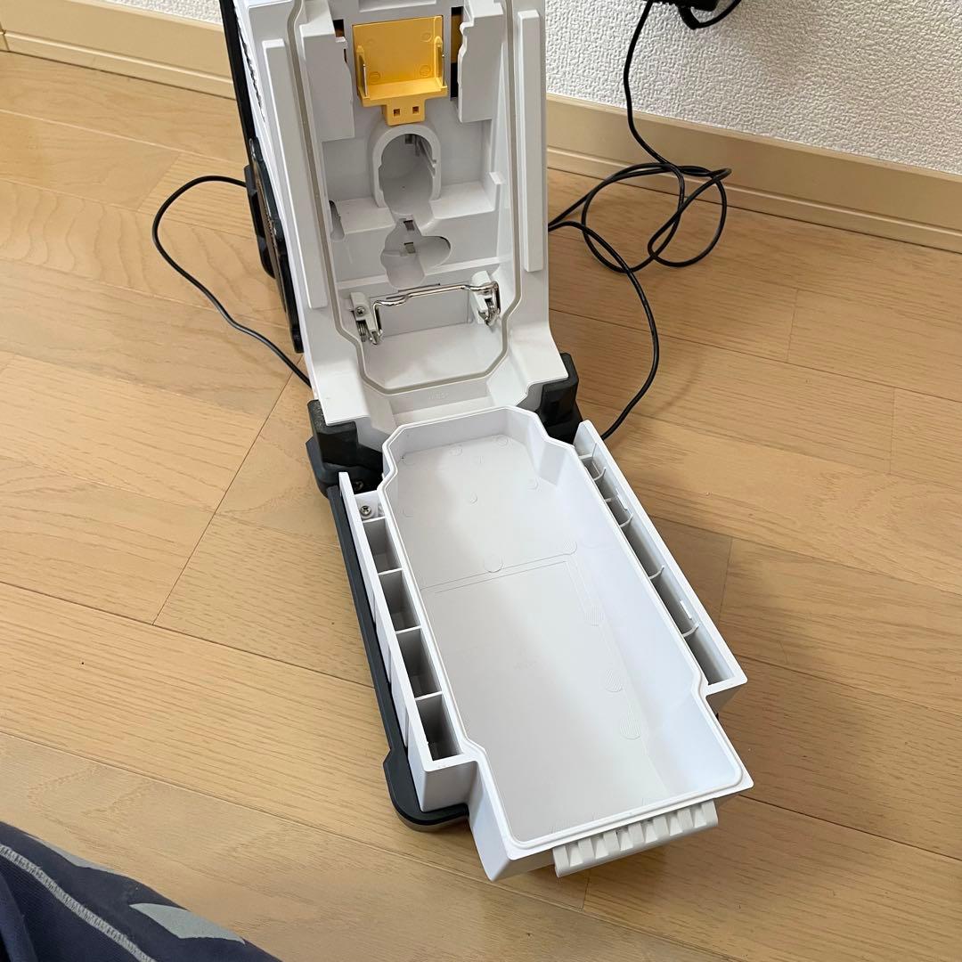 極美品✨ マキタ 充電式ラジオ MR102 ACアダプタ付き 白