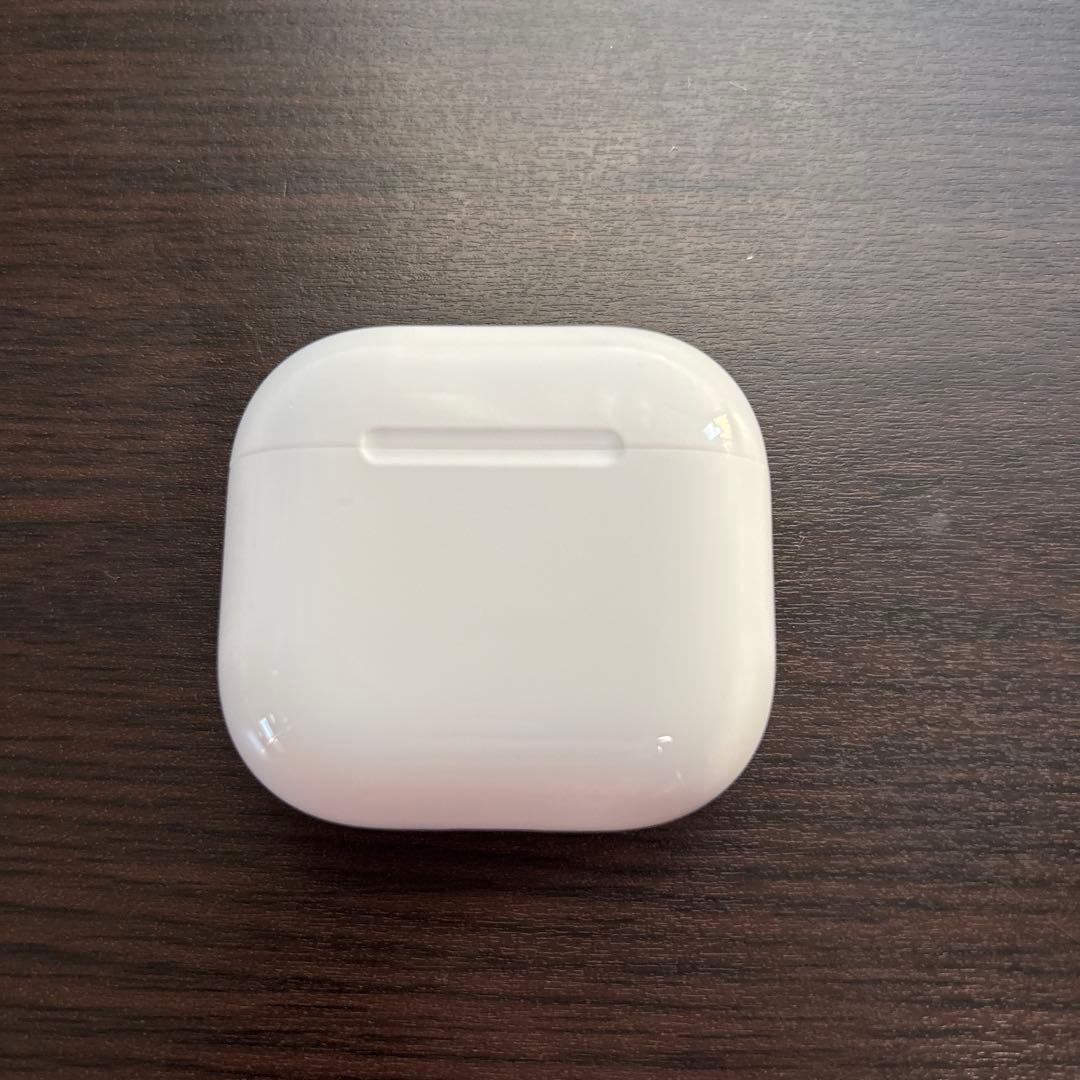 AirPods4本体 ホワイト 充電ケース付き - メルカリ