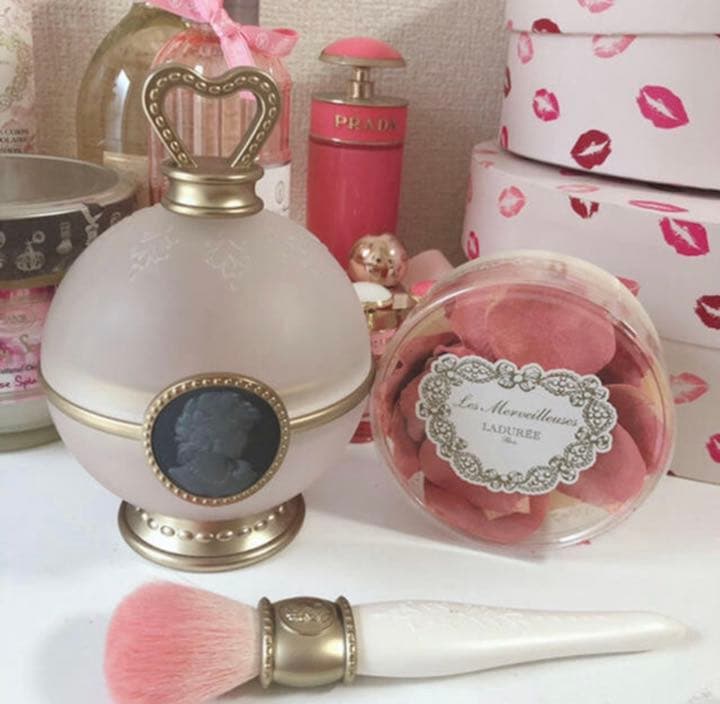 ラデュレ橤チーク♡チークブラシ♡チークポット フェイス カラー ローズ ラデュレ｜レ・メルヴェイユーズ ラデュレ他