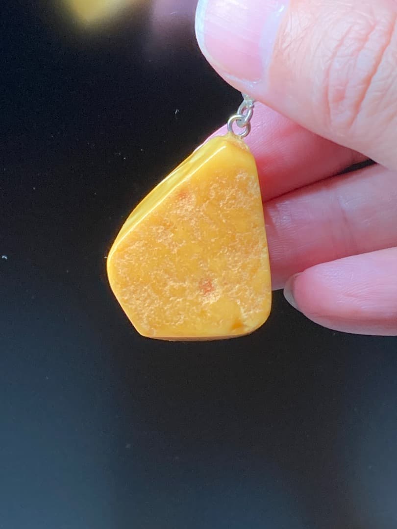 分厚い 8.13g ロイヤルアンバー 琥珀 バタースコッチ ペンダント