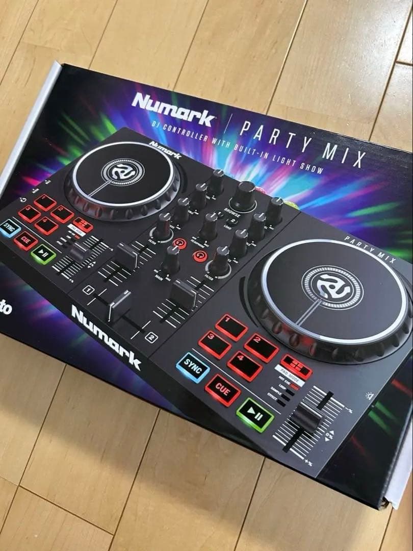 Numark Party Mix DJコントローラー　未使用 Amazon.com: Numark Party Mix Live DJ Controller with Speakers