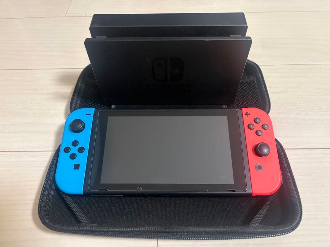 Nintendo Switch 本体 青/赤 ドック付き Nintendo Switch 本体 赤と青 Joy-Con 充電ドック付き Nintendo Switch