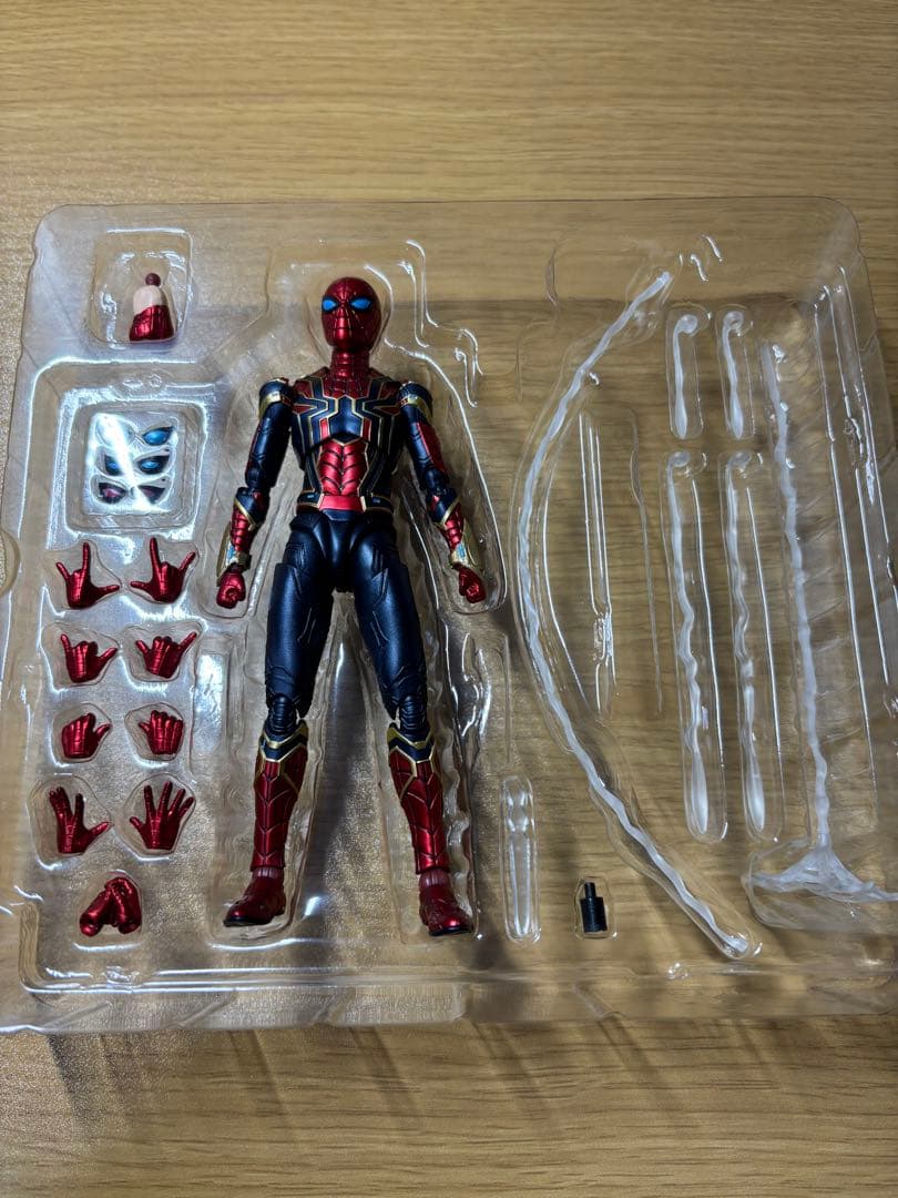 S.H.Figuarts アイアン・スパイダー ヴェノム 台座付き