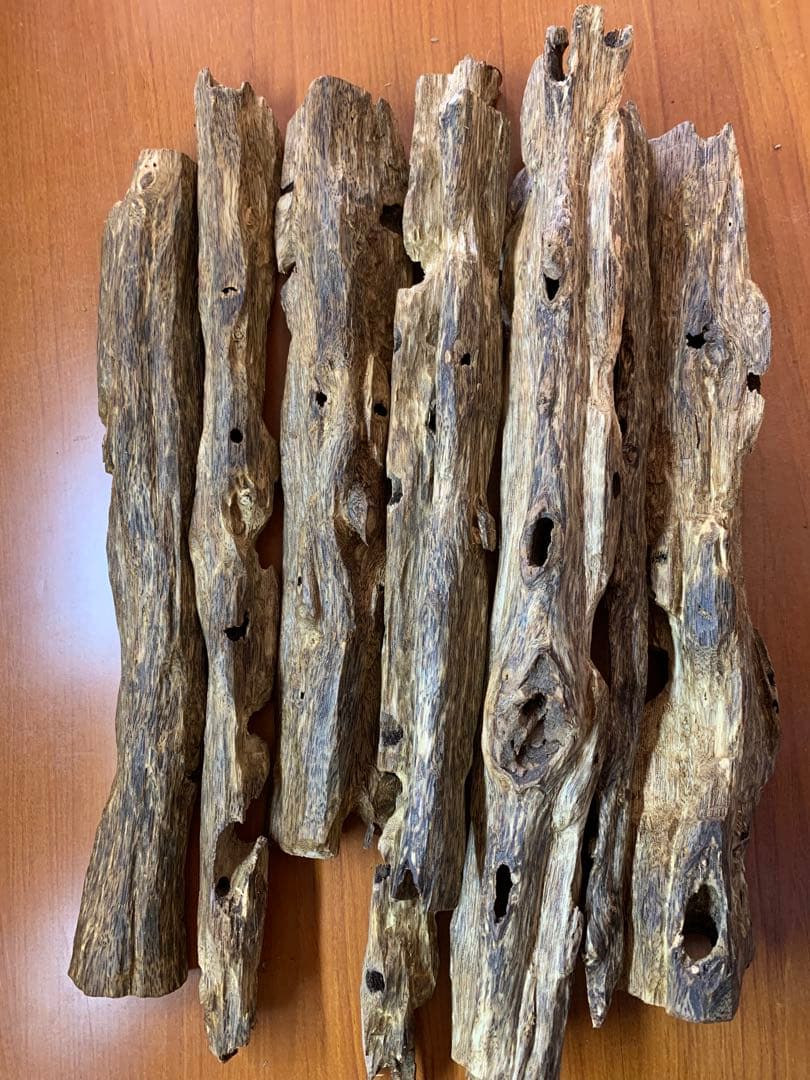 極上緑油伽羅 沈香原木 香木 重さ:1000g 極上緑油伽羅 沈香原木 黒伽羅 香木 重さ:3.1g 極上緑油伽羅 沈香原木