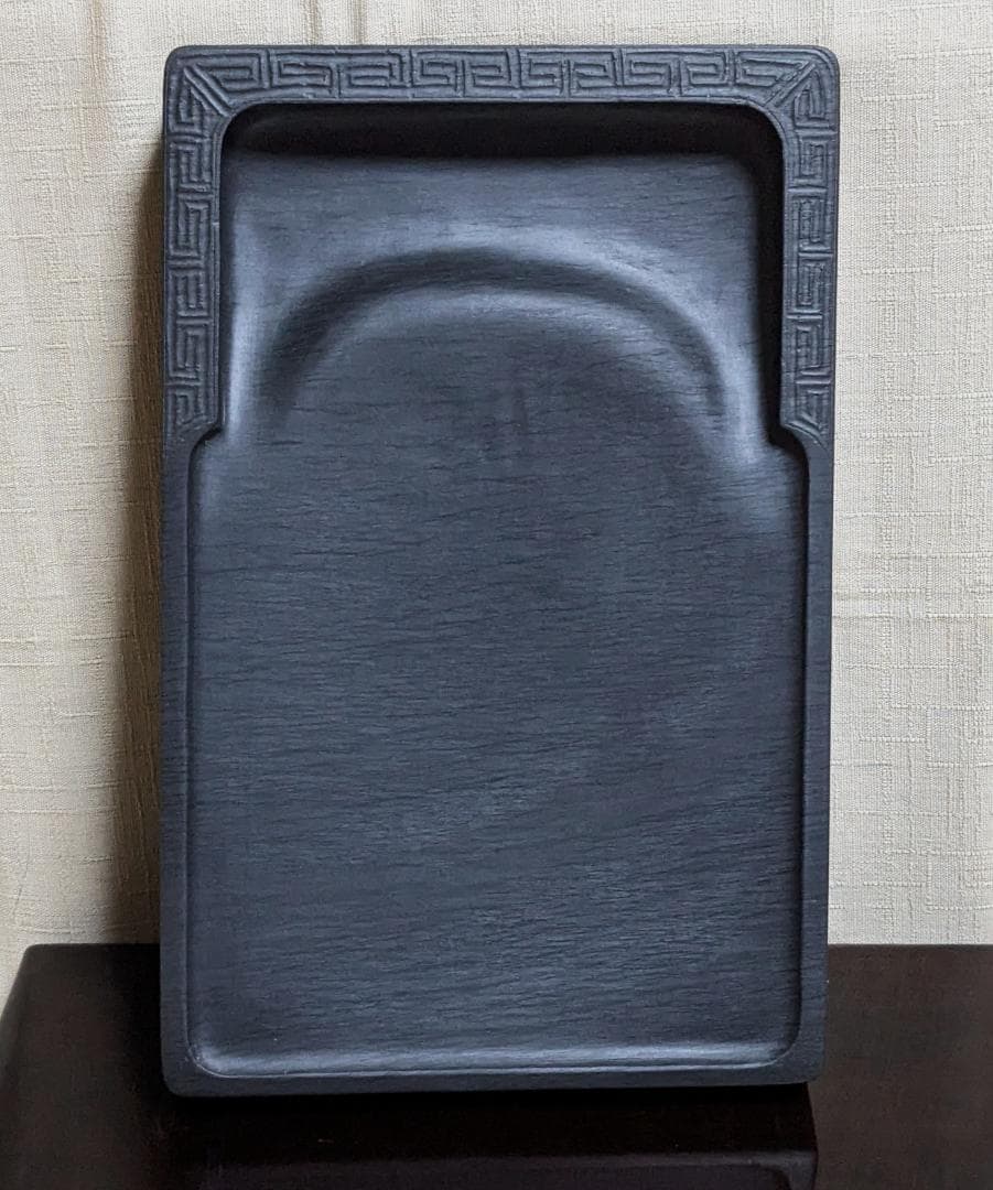 □歙州硯□蒼黒中に穏やかな水波細羅紋□雷文