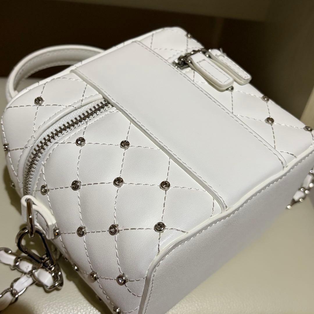 Darich キルティングビジュースクエアミニバッグ ホワイト - メルカリ