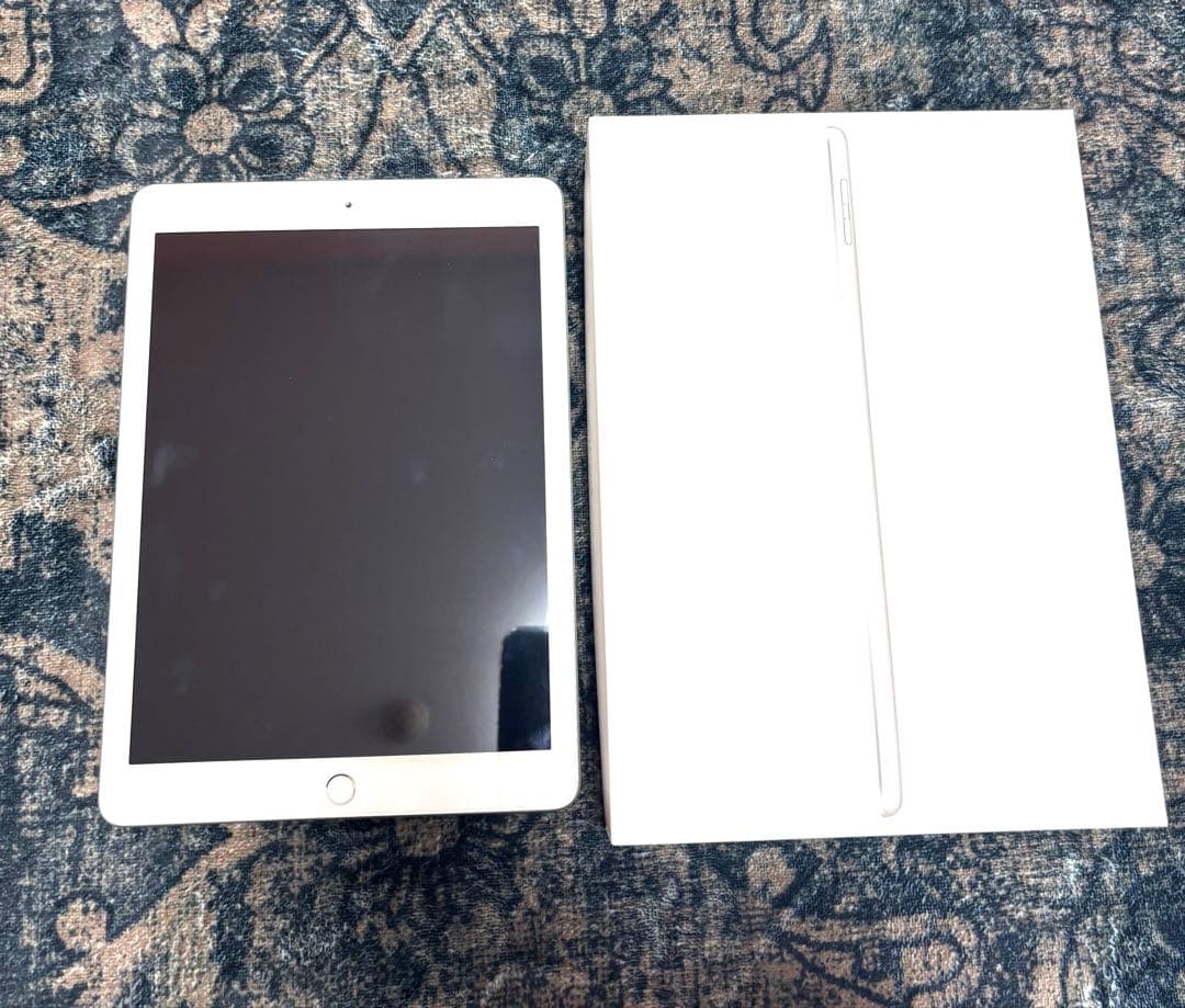 Apple iPad (第6世代) 32GB シルバー - メルカリ