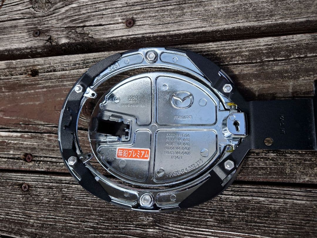 マツダ NC ロードスター RHT用 純正OP フューエルリッド（クローム調