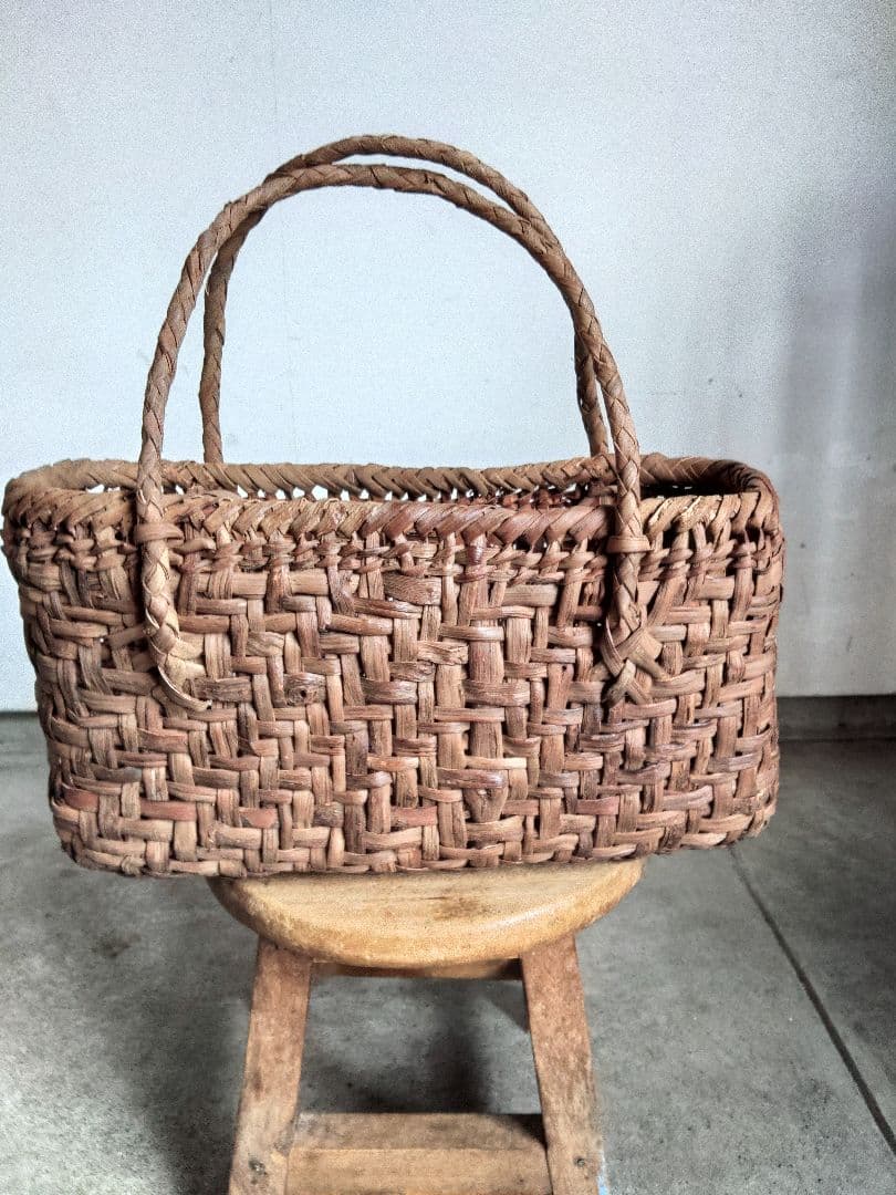 信州安曇野の山葡萄かごバッグ　里山手仕事02 信州安曇野の山葡萄かごバック。里山手仕事。 - メルカリ