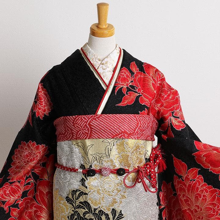 ◇正絹振袖7点セット◇黒地に赤の花柄＆白◇ご成人式 HK39123 - メルカリ