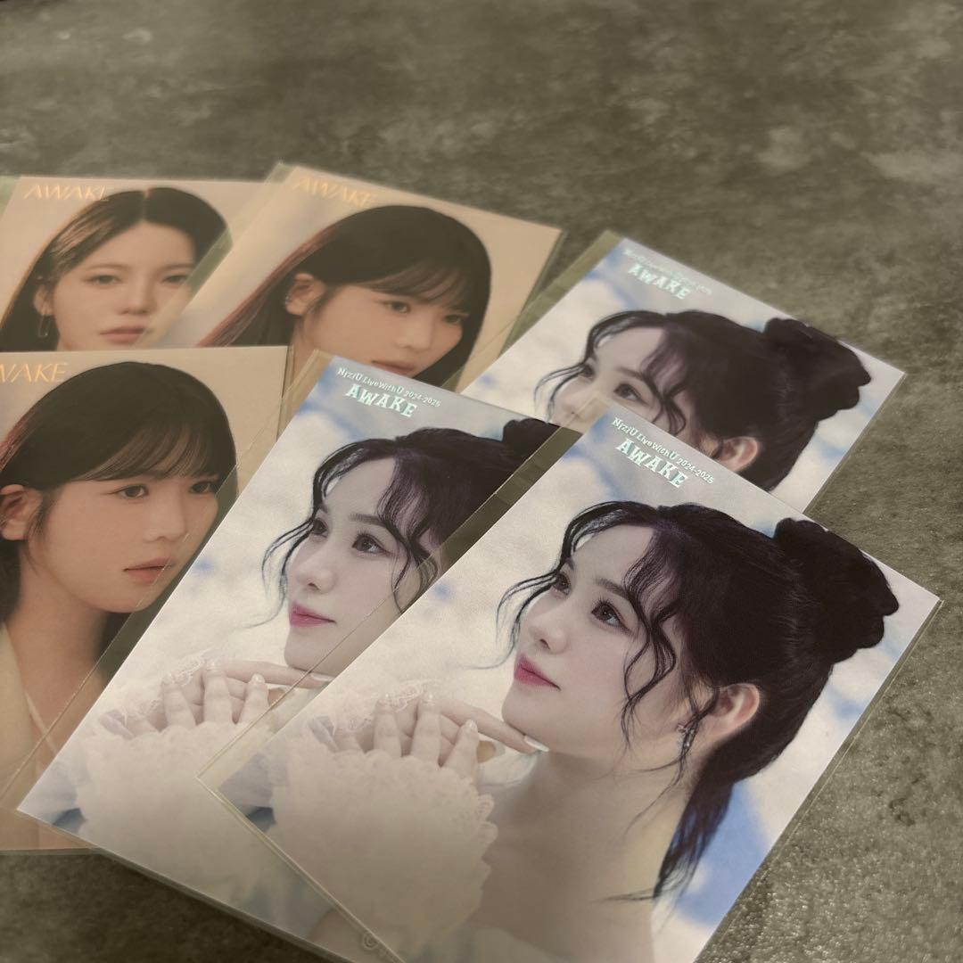 NiziU AWAKE オンラインくじ ステッカーセット - メルカリ