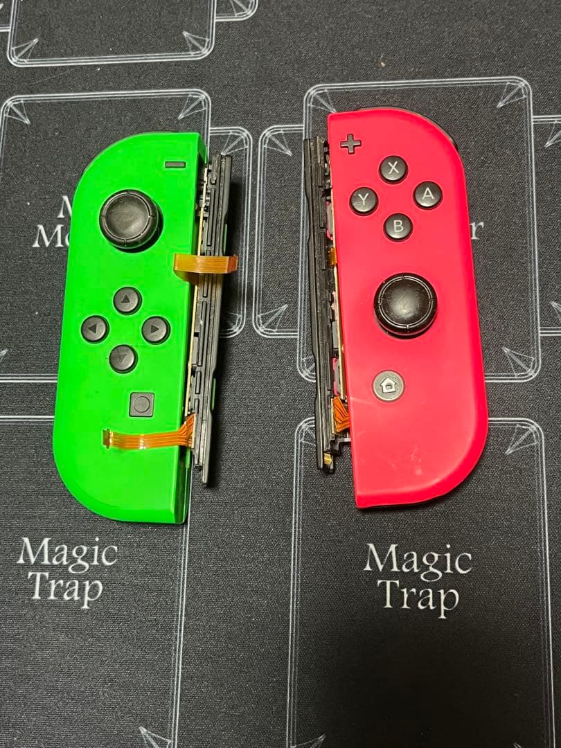 Nintendo Switch ジョイコン 緑と赤 - メルカリ