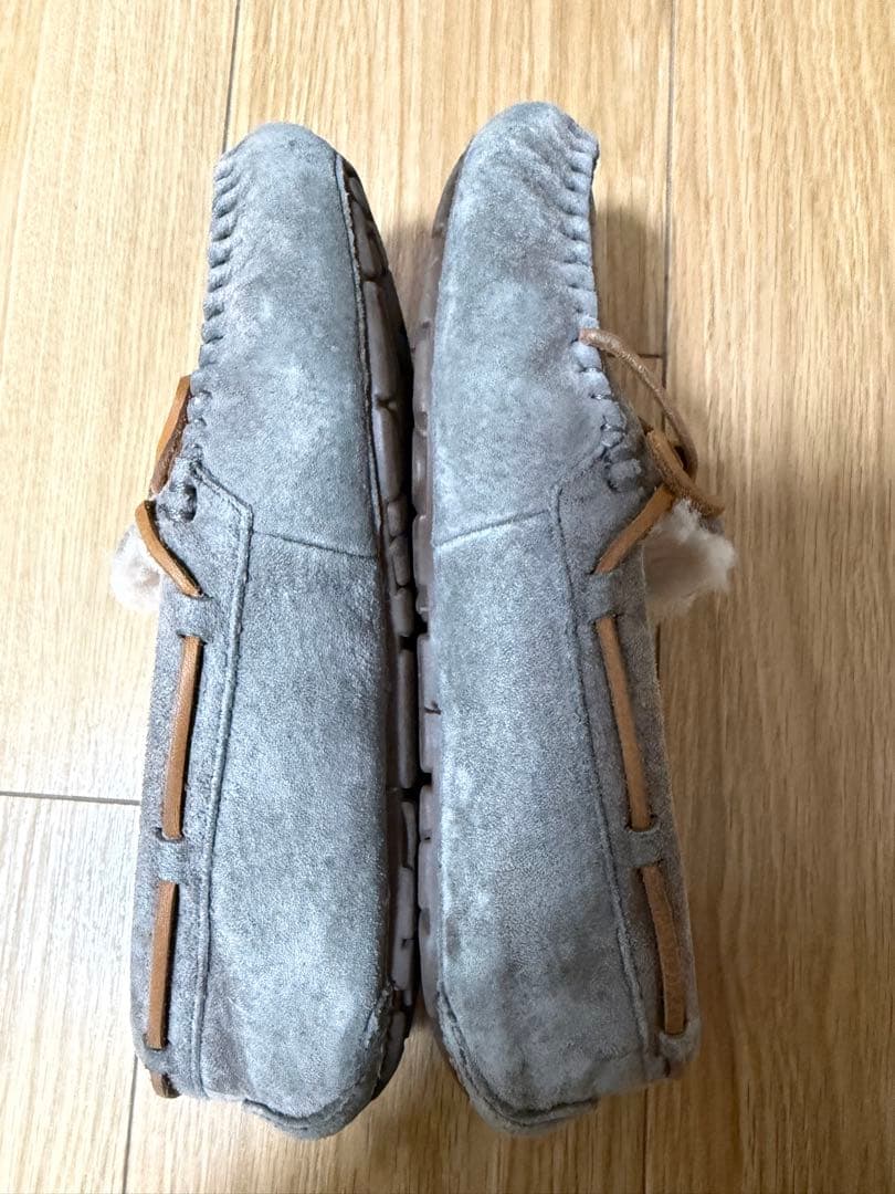 UGG グレー DAKOTAモカシン - メルカリ