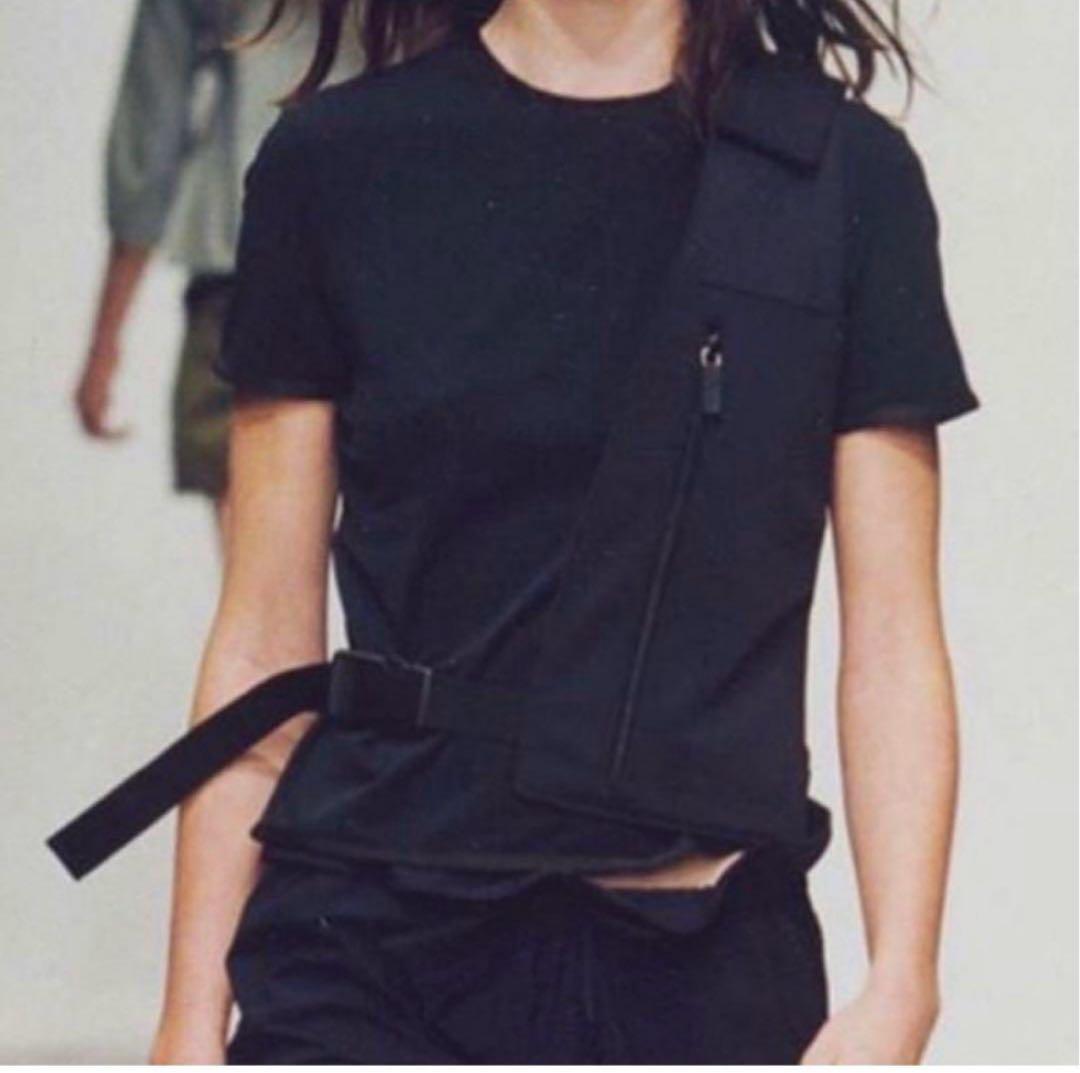 99SS miumiu ミュウミュウ ロゴエンボス ボディバッグ アーカイブ