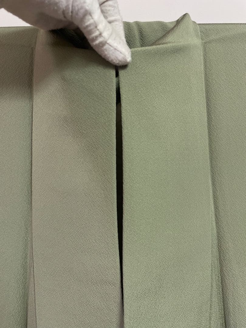 色無地 ］正絹 乳白みの緑 ちりめん 一つ紋 着物 準礼装 略礼装