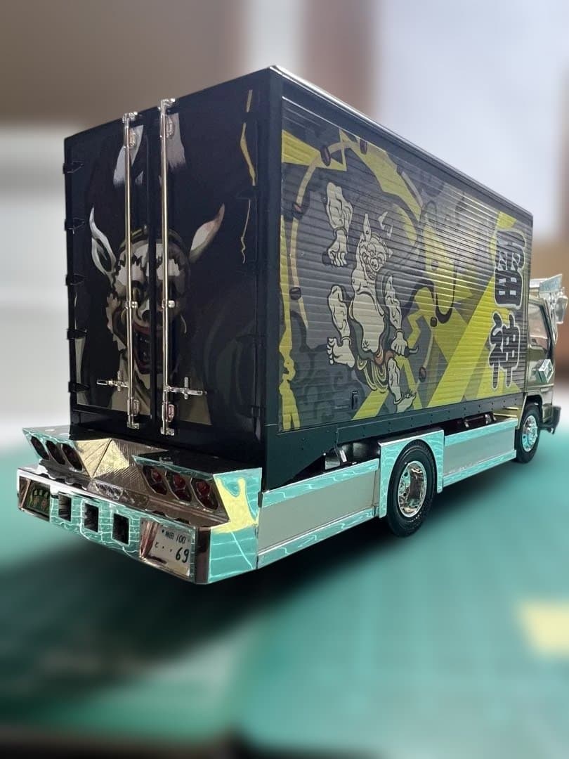 アオシマ 1/32 2t 雷神 エルフ 完成品 - メルカリ