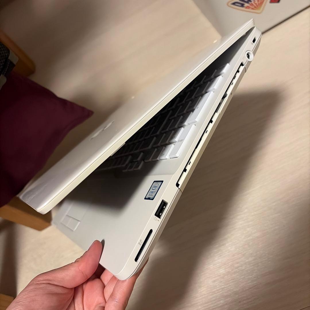 15.6型 PC】Fujitsu LIFEBOOK ホワイトノートPC 本 - メルカリ