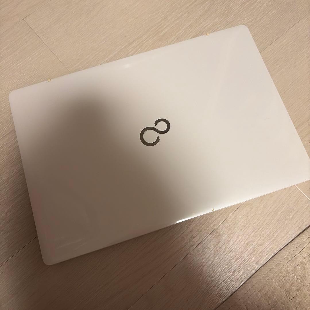 15.6型 PC】Fujitsu LIFEBOOK ホワイトノートPC 本 - メルカリ