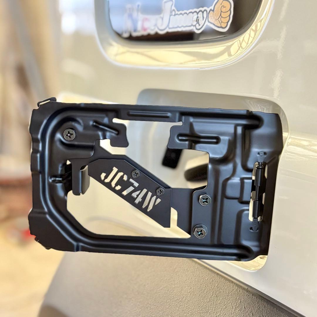 JC74Wジムニーノマド用刻印式スケルトン型燃料リッド - メルカリ