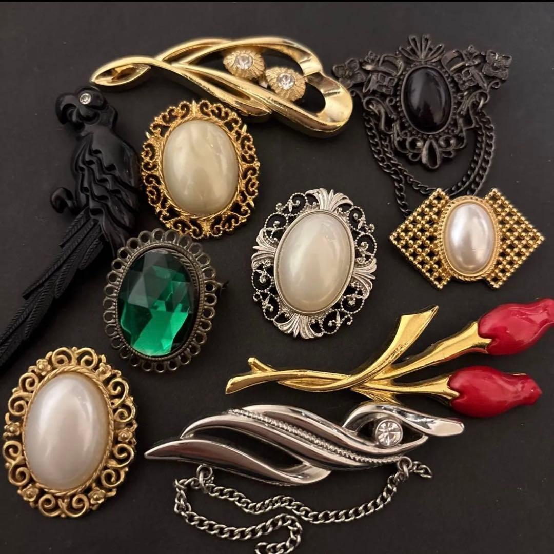 レトロブローチまとめ売り - メルカリ