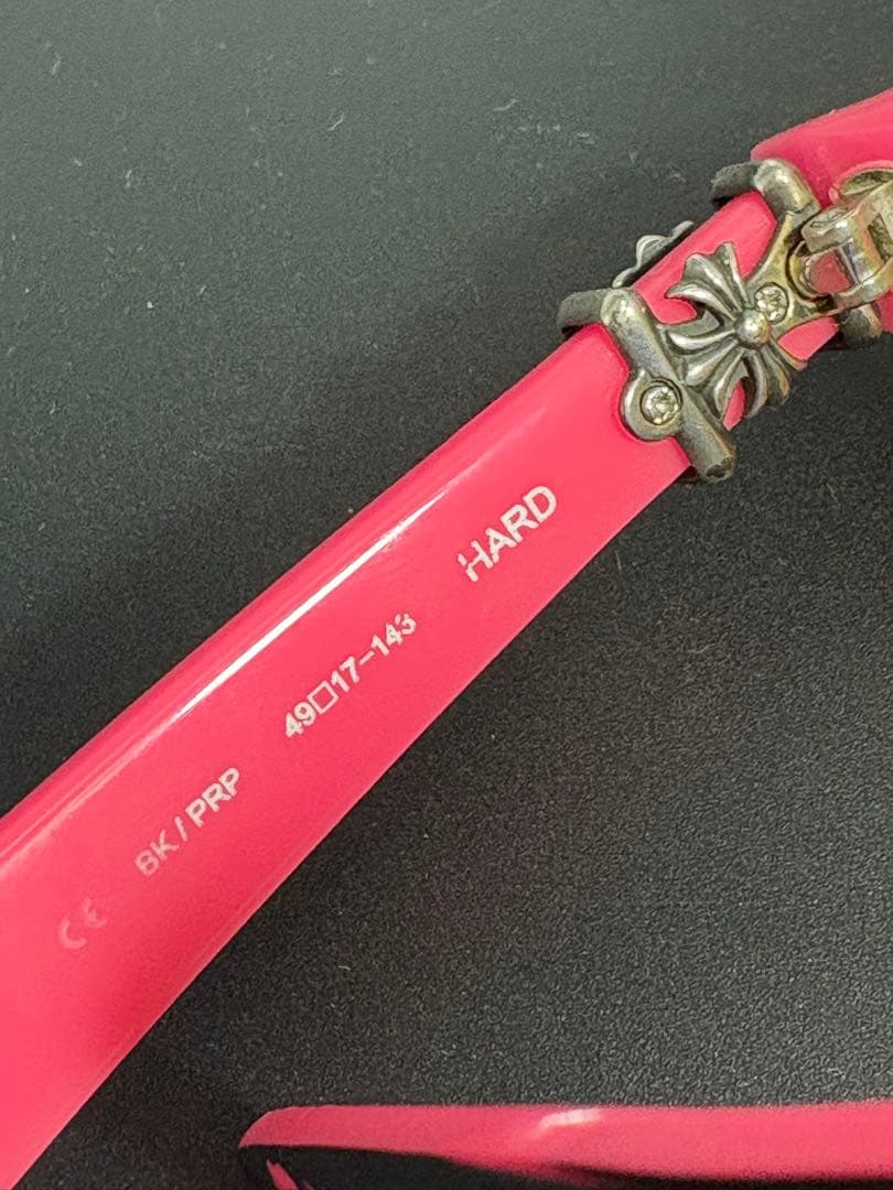 CHROME HEARTSアイウェア 劇渋 ブラック×ピンクのサングラス - メルカリ