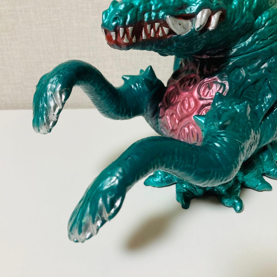 ビオランテ ゴジラビデオ ファンクラブ限定 M1号 ソフビ - メルカリ