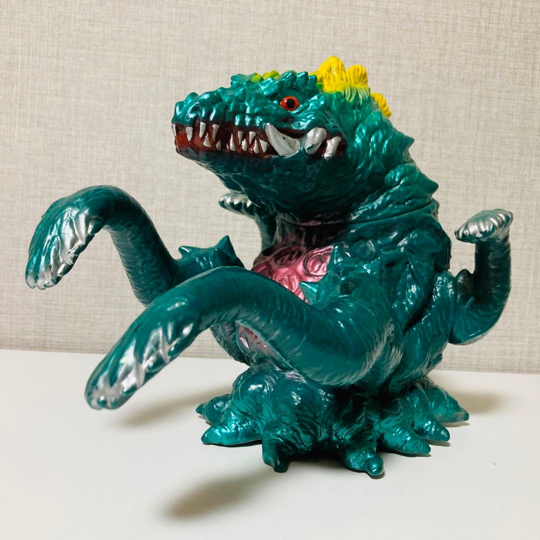 ビオランテ ゴジラビデオ ファンクラブ限定 M1号 ソフビ - メルカリ