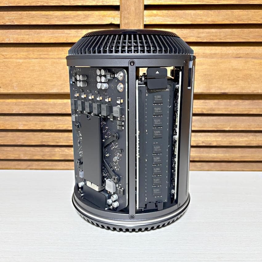 Mac Pro(Late 2013)　 3.5GHz・32GB・1TB