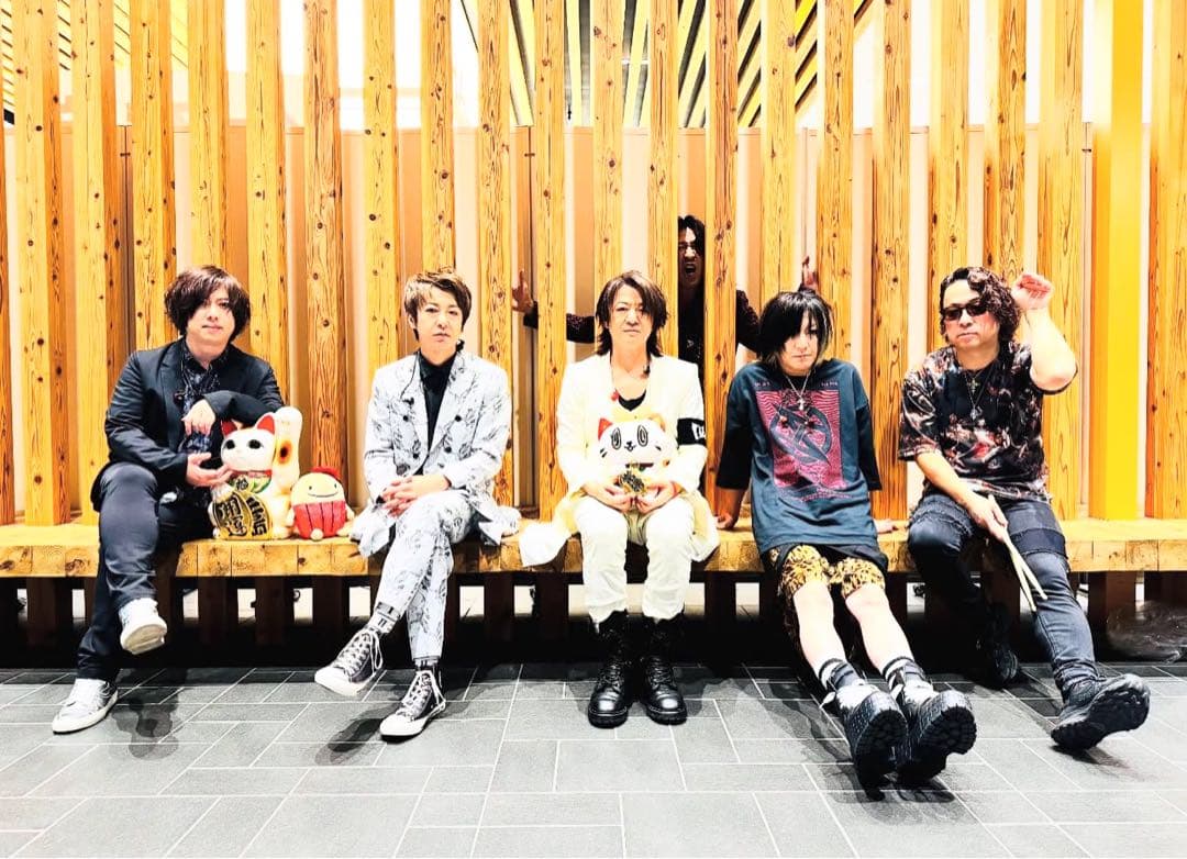 特典付】GLAY HISASHI ALLROUND コラボ Tシャツ - メルカリ