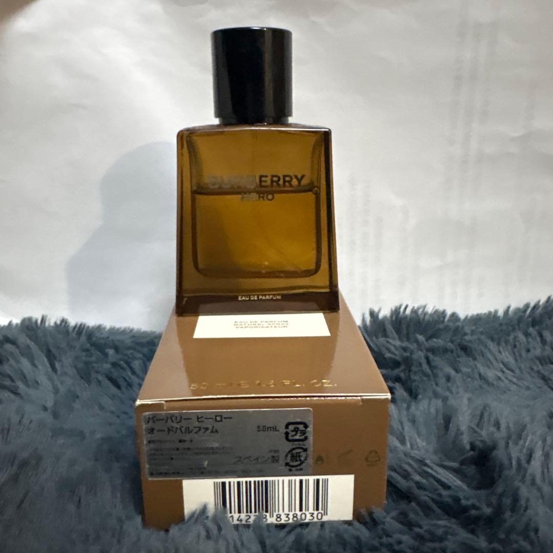 BURBERRY HERO 30mはあります。 箱付き。値下げあり。 - メルカリ