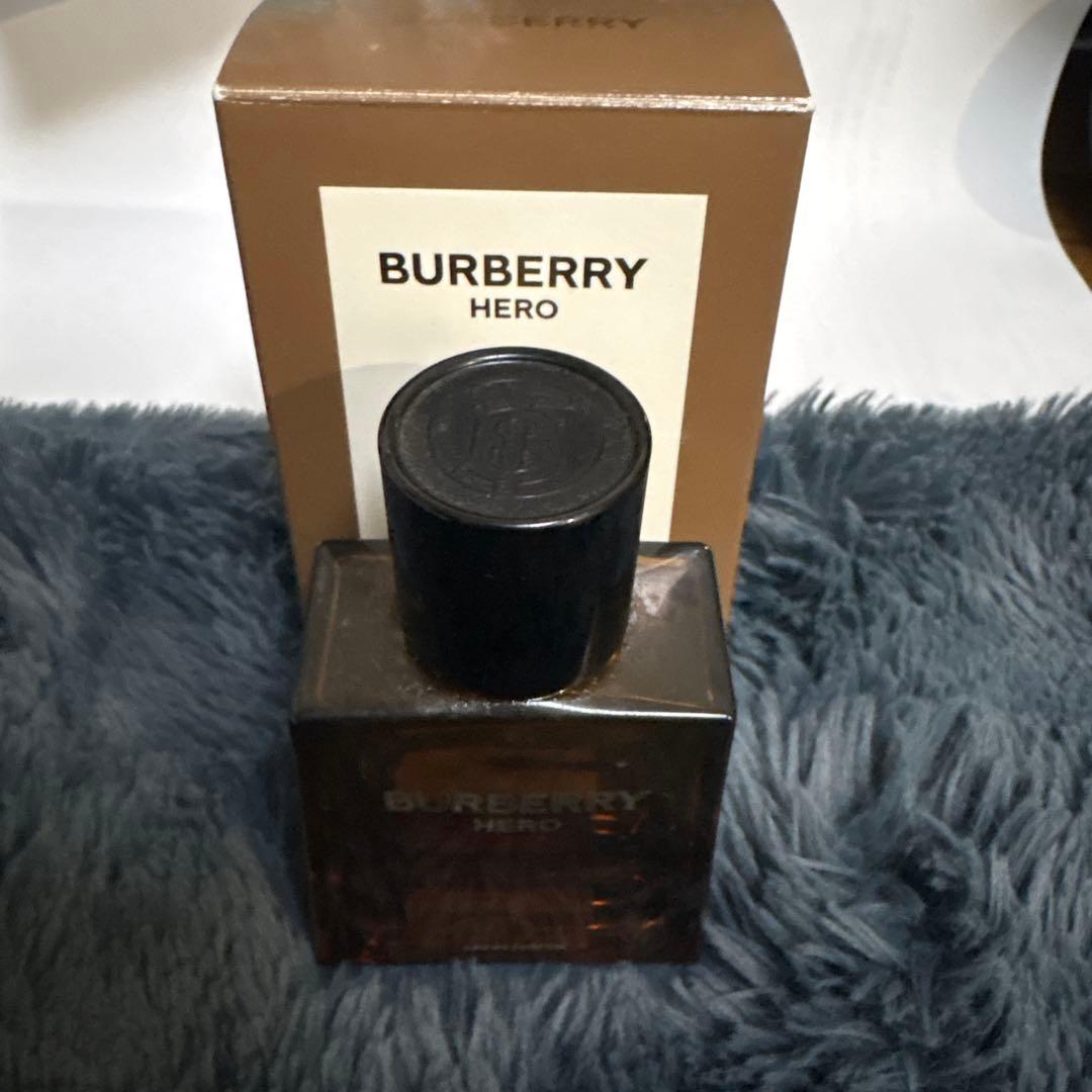 BURBERRY HERO 30mはあります。 箱付き。値下げあり。 - メルカリ